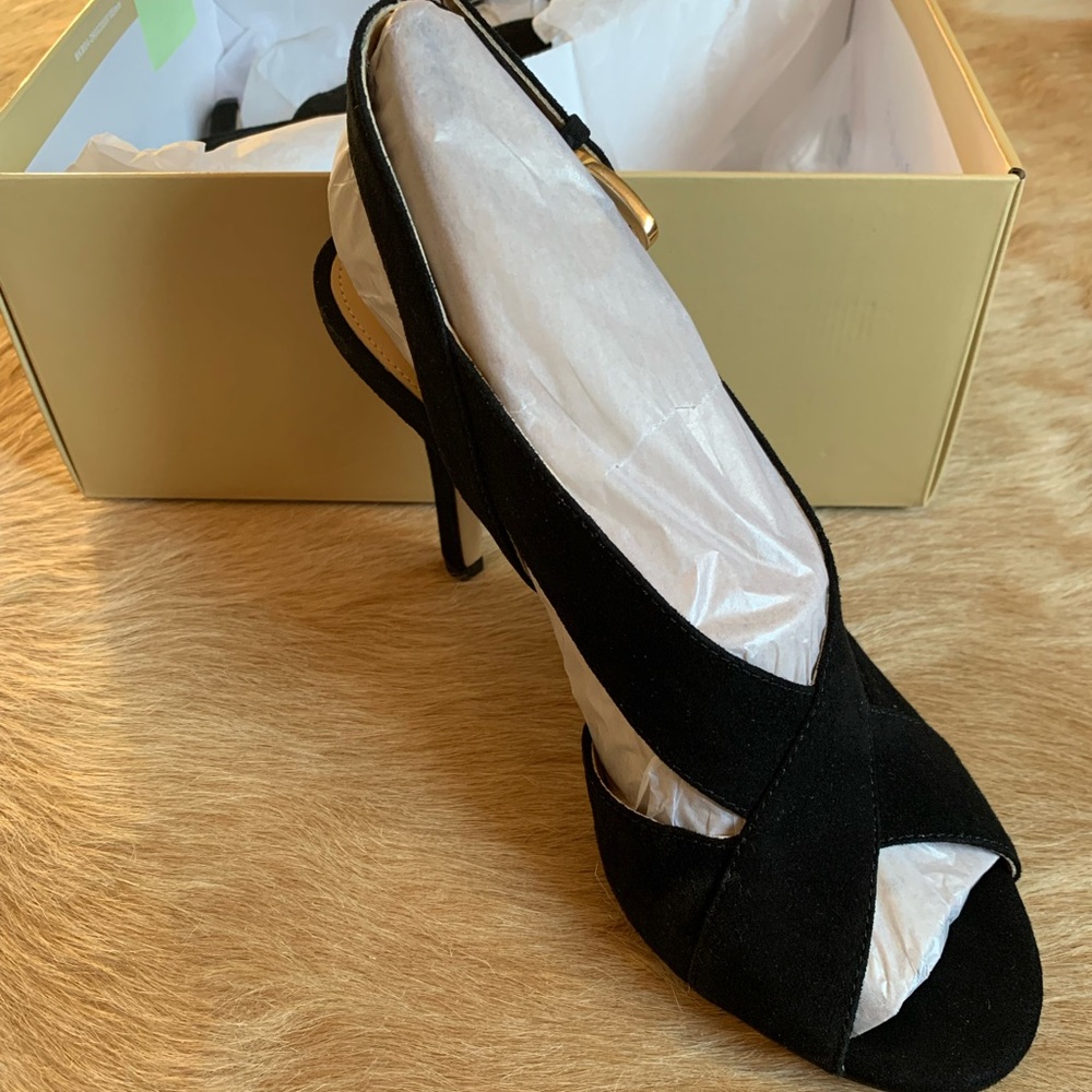Michael Kors size 8 black Becky suede heel. NEW IN BOX!